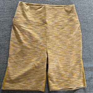 NWT OUTDOOR VOICES Women's Flow 7" Shorts Small Sunset Gold Freeform Stretch
